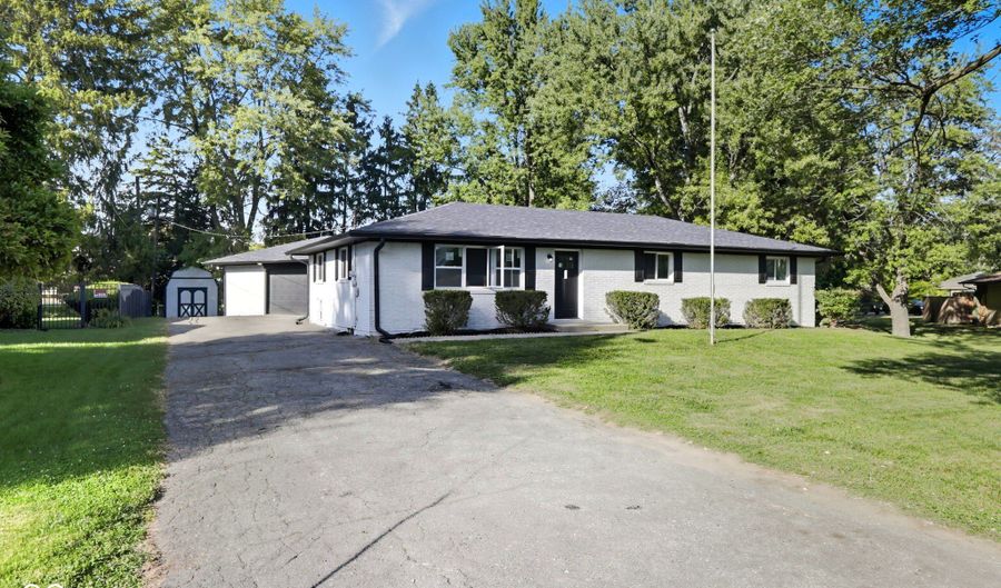 402 W Banta Rd, Indianapolis, IN 46217 - 3 Beds, 3 Bath