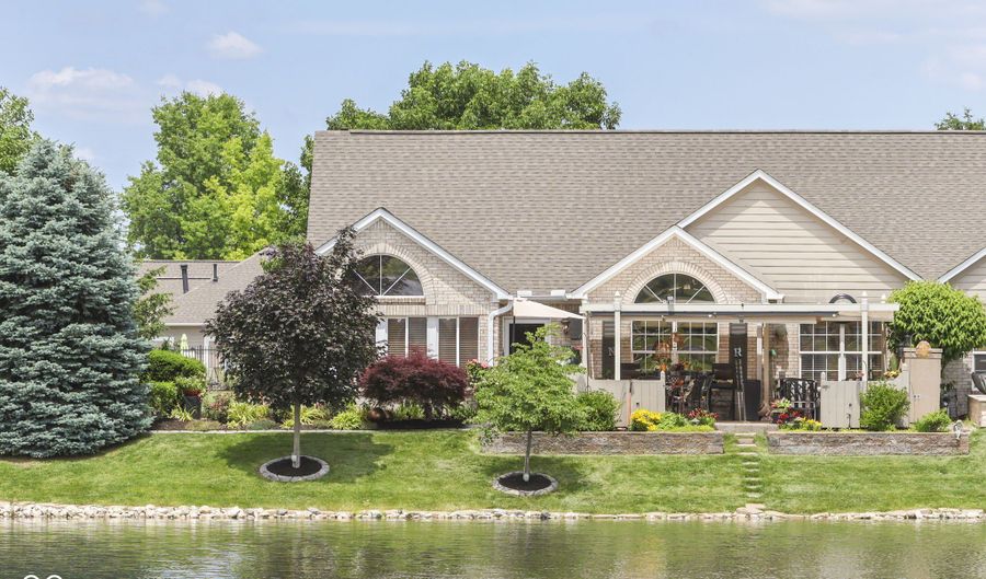 7386 Lake Lakota Pl, Indianapolis, IN 46217 - 2 Beds, 2 Bath