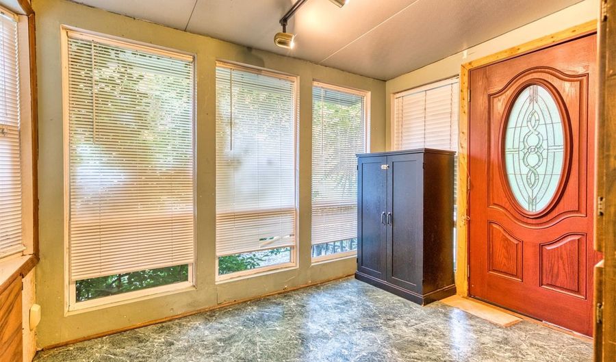 1766 Cemetary Rd, Auburn, KY 42206 - 3 Beds, 2 Bath