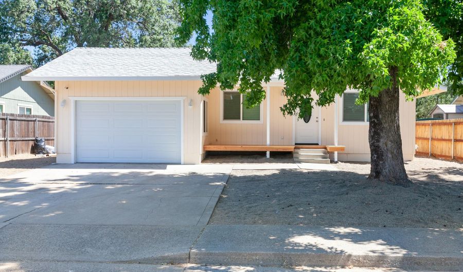 2445 Toyon St, Anderson, CA 96007 - 3 Beds, 2 Bath