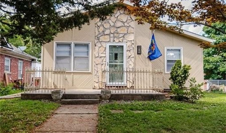 307 Riley St, Atchison, KS 66002 - 3 Beds, 1 Bath