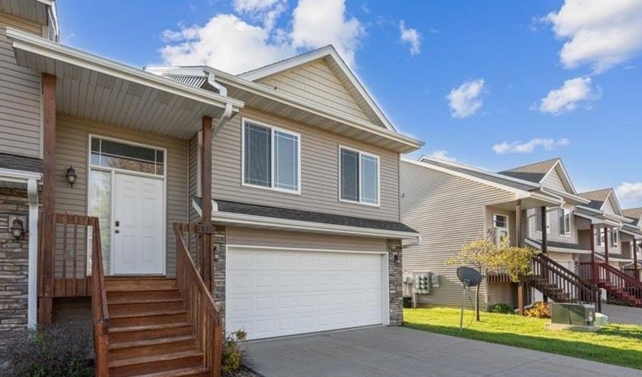 1810 Goose Lake Cir, North Liberty, IA 52317 - 3 Beds, 2 Bath