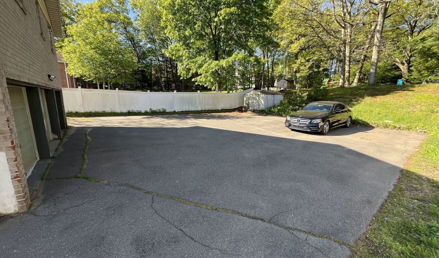 322 Emmett St, Bristol, CT 06010 - 2 Beds, 1 Bath