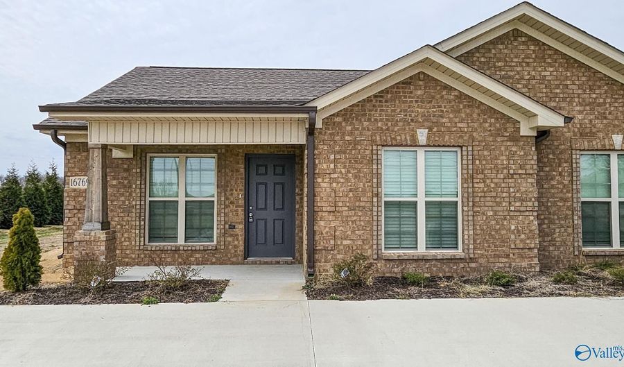 16771 Newby Chapel Rd 11, Athens, AL 35613 - 2 Beds, 2 Bath