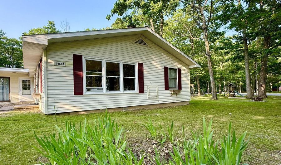 14507 Parallel Ave, Alpena, MI 49707 - 4 Beds, 2 Bath