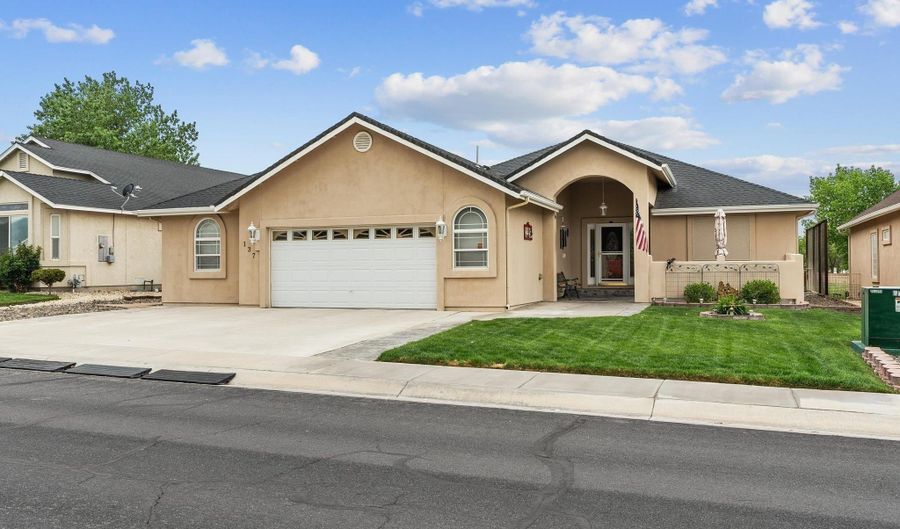 137 Desert Lakes Dr, Fernley, NV 89408 - 3 Beds, 2 Bath
