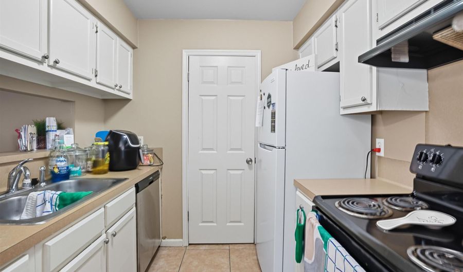 155 Unit 46-b Marilyn Dr #46-B, Baton Rouge, LA 70815 - 2 Beds, 3 Bath