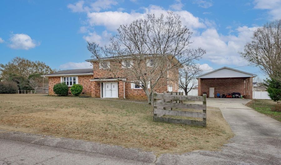 560 Edisto Dr, Batesburg, SC 29006 - 3 Beds, 3 Bath