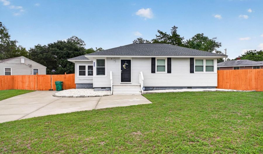 404 Seminole St, Aiken, SC 29801 - 2 Beds, 2 Bath