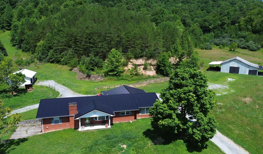 6270 Ky-1809, Barbourville, KY 40906 - 4 Beds, 2 Bath