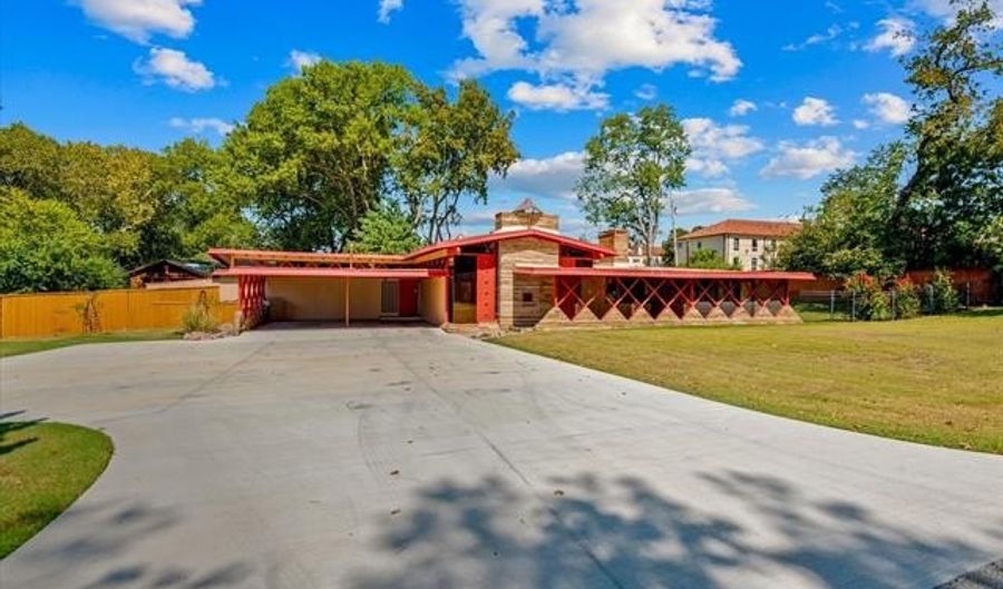 2412 Circle Dr, Bartlesville, OK 74006 - 3 Beds, 3 Bath