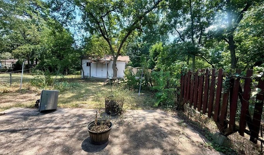 431 Melrose St, Shreveport, LA 71106 - 2 Beds, 1 Bath