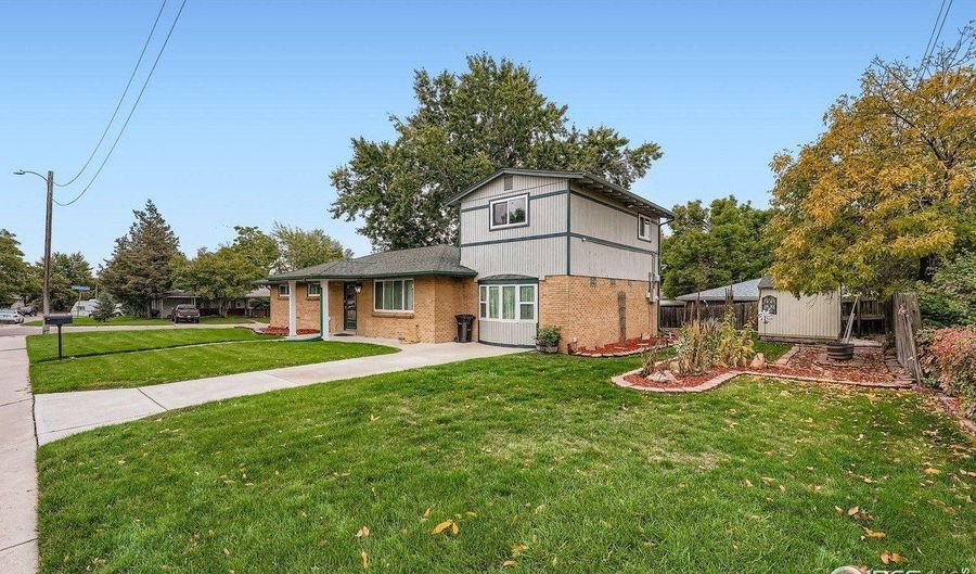 9300 W 53rd Pl, Arvada, CO 80002 - 5 Beds, 2 Bath