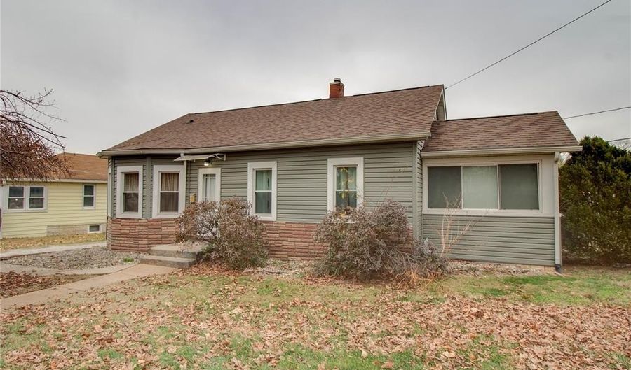 3505 Coronado Dr, Alton, IL 62002 - 2 Beds, 1 Bath