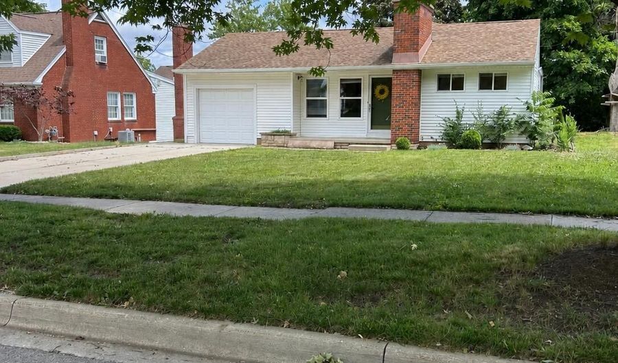 682 Budlong St, Adrian, MI 49221 - 3 Beds, 2 Bath