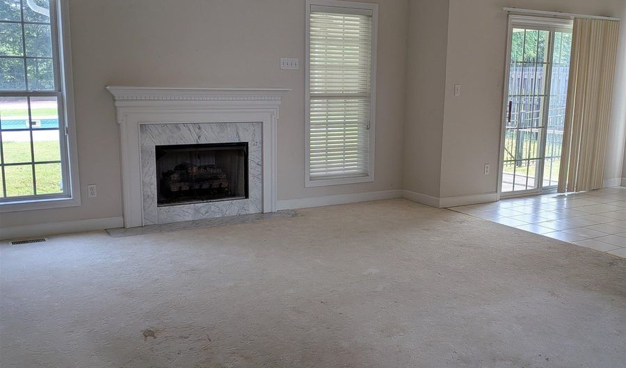 272 Heather Glen Dr, Boiling Springs, SC 29316 - 3 Beds, 3 Bath