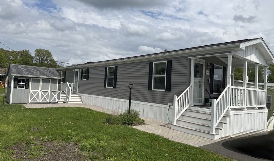 Maple Lane 6, Danbury, CT 06810 - 2 Beds, 1 Bath