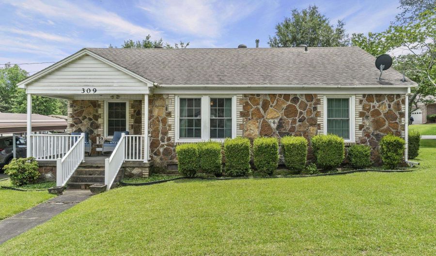 309 W Cleveland St, Bald Knob, AR 72010 - 3 Beds, 2 Bath