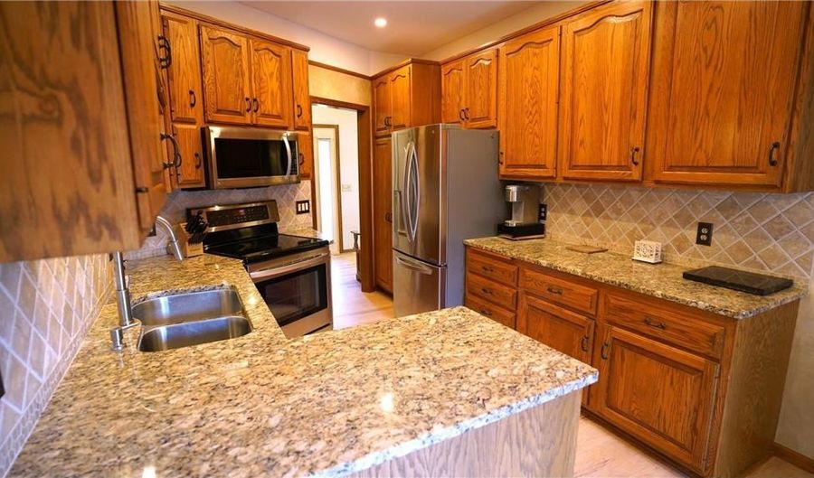 14387 Everest Ave, Apple Valley, MN 55124 - 3 Beds, 2 Bath