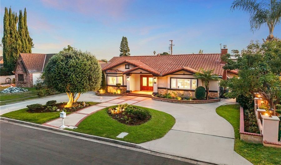 602 W Woodruff, Arcadia, CA 91007 - 6 Beds, 4 Bath