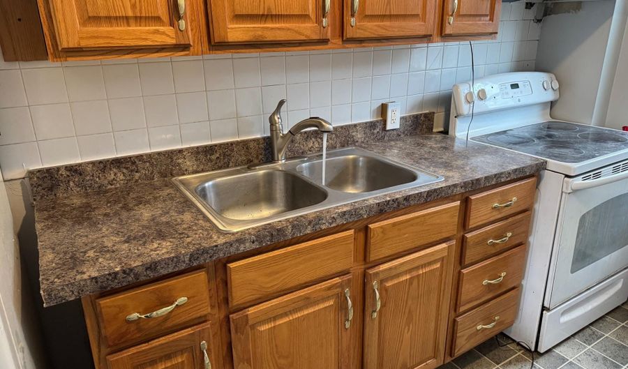 526 RANDOM Road Unit 1St Floor 1St Floor, Baltimore, MD 21229 - 1 Beds, 1 Bath