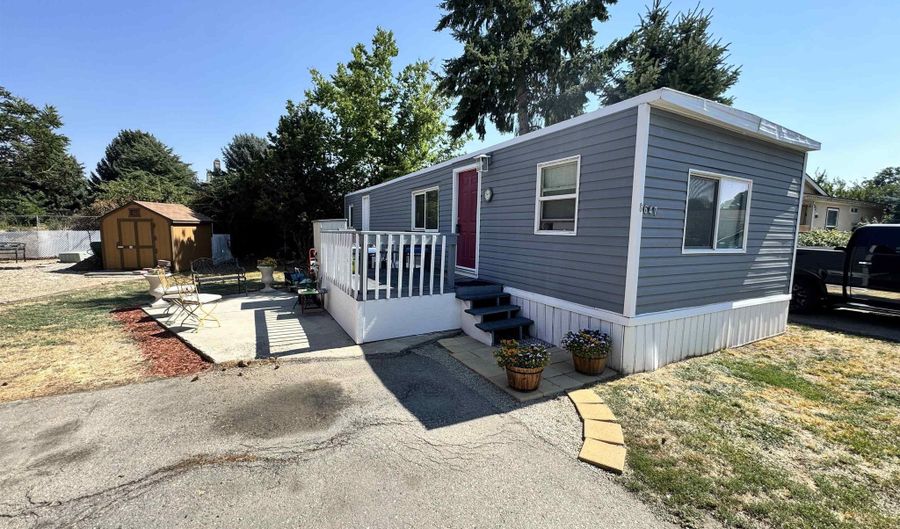 8647 W Antelope Ln, Boise, ID 83704 - 2 Beds, 1 Bath