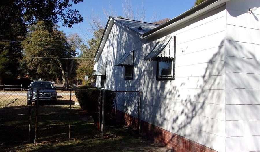 228 NE Memory Dr, Augusta, GA 30906 - 3 Beds, 2 Bath