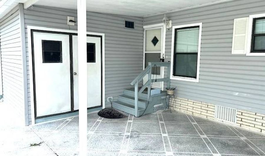 448 E Palmer Cir, Avon Park, FL 33825 - 2 Beds, 2 Bath