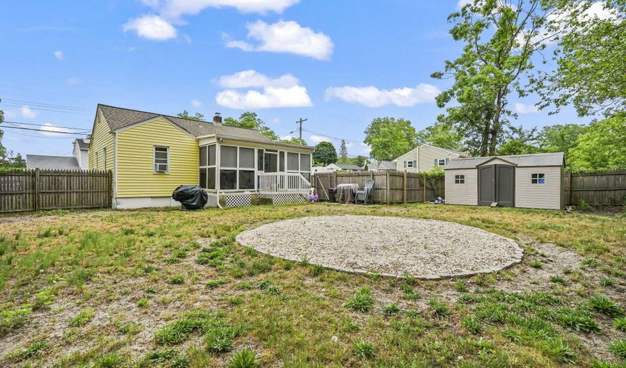 352 Leeward Ave, Beachwood, NJ 08722 - 2 Beds, 2 Bath