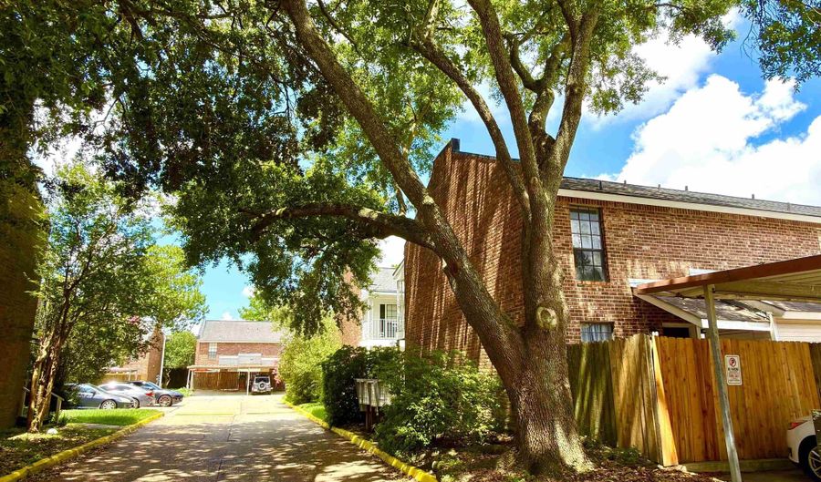 4384 Stumberg Ln, Baton Rouge, LA 70816 - 2 Beds, 3 Bath
