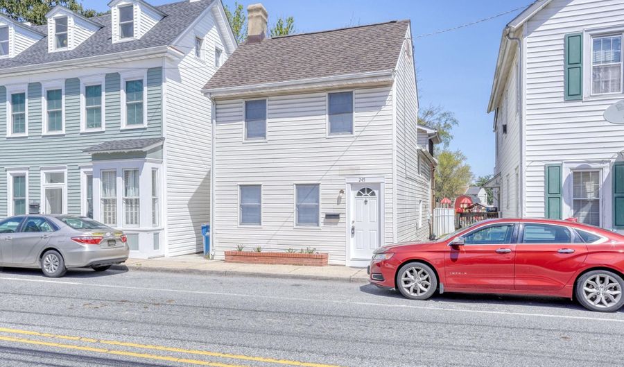 245 E CAMDEN WYOMING Ave, Camden, DE 19934 - 3 Beds, 2 Bath