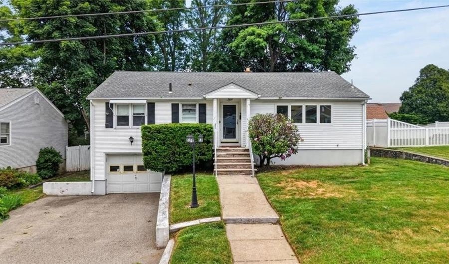 165 Salem Ave, Cranston, RI 02920 - 2 Beds, 1 Bath