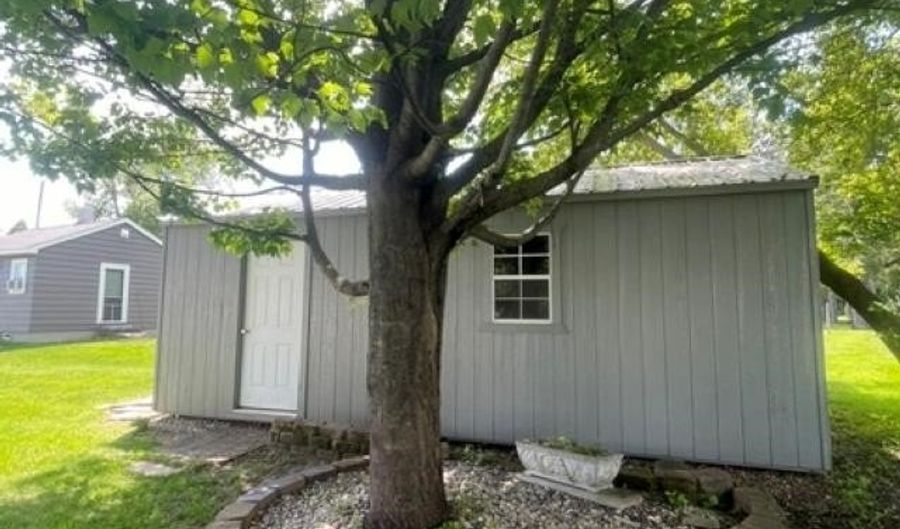 611 FARWELL Ave, Antigo, WI 54409 - 2 Beds, 1 Bath