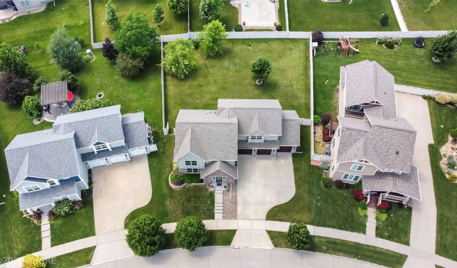 2410 SW 17th St, Ankeny, IA 50023 - 4 Beds, 4 Bath