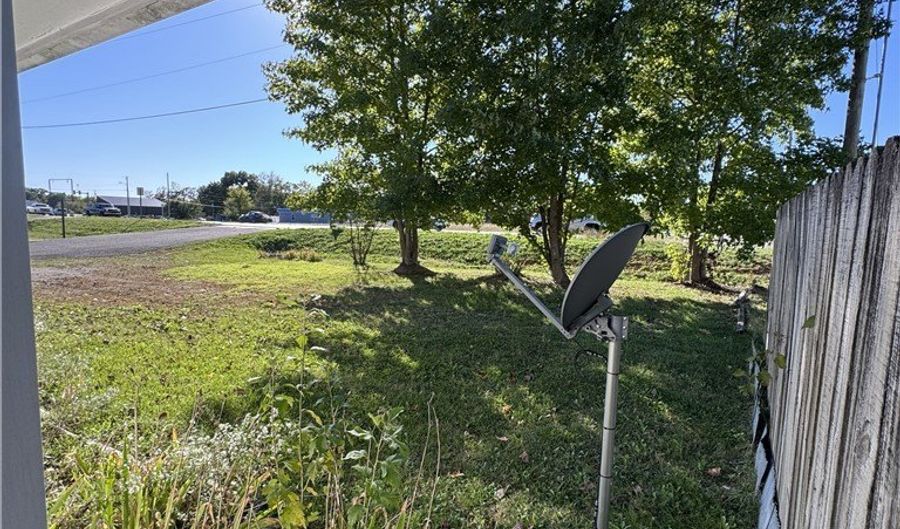 150 N Hwy 62, Avoca, AR 72711 - 2 Beds, 1 Bath