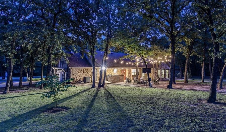 10017 County Road 604, Alvarado, TX 76009 - 4 Beds, 2 Bath