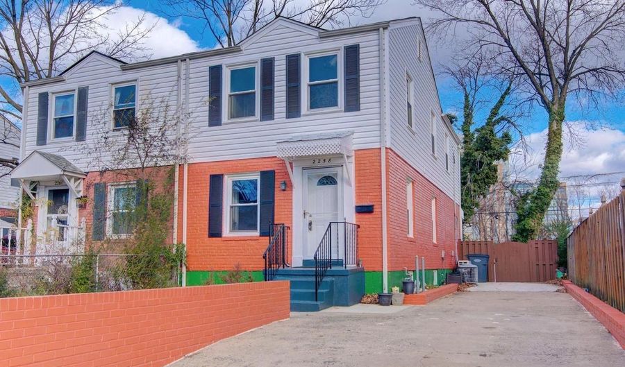 2258 ARLINGTON Ter, Alexandria, VA 22303 - 4 Beds, 3 Bath