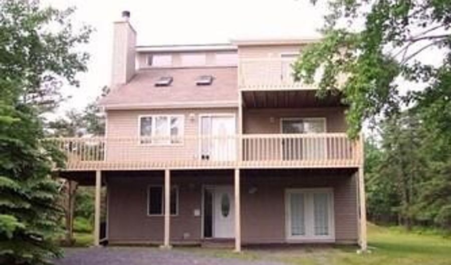 82 LINDBERGH Cir, Albrightsville, PA 18210 - 4 Beds, 3 Bath