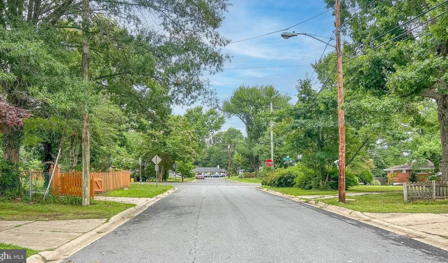 4302 YATES Rd, Beltsville, MD 20705 - 5 Beds, 3 Bath