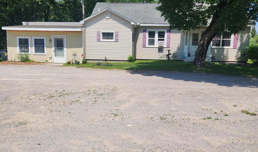 5328 U.S. 23 N, Alpena, MI 49707 - 5 Beds, 2 Bath