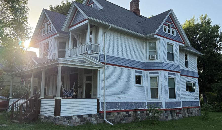 409 E Porter St, Albion, MI 49224 - 4 Beds, 3 Bath