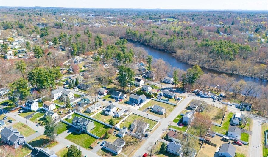 12 Fernwood Rd, Billerica, MA 01821 - 6 Beds, 4 Bath