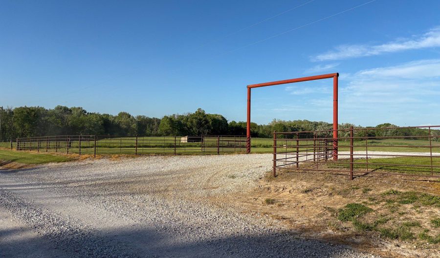 28065 County Road 355, Baring, MO 63531 - 6 Beds, 5 Bath