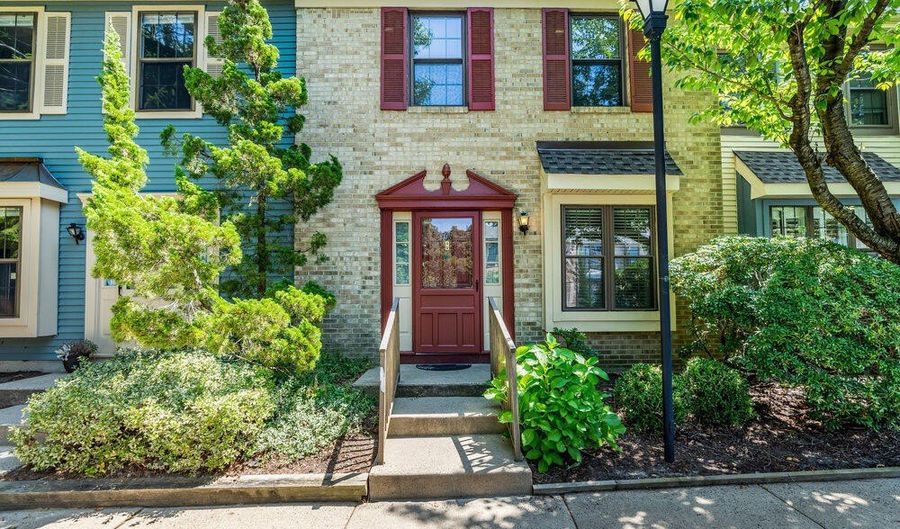 108 Dundee Ct, Aberdeen, NJ 07747 - 3 Beds, 3 Bath