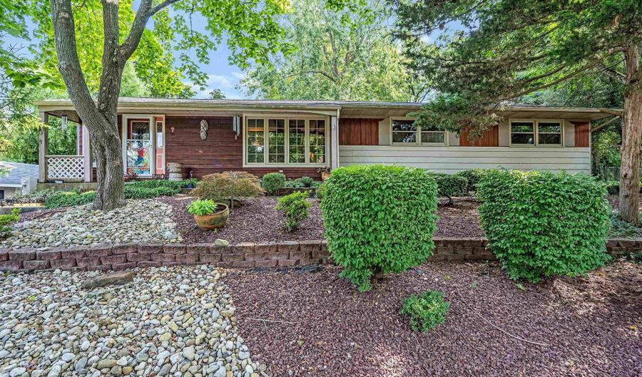 19 W Illinois Ave, Absecon, NJ 08201 - 3 Beds, 2 Bath