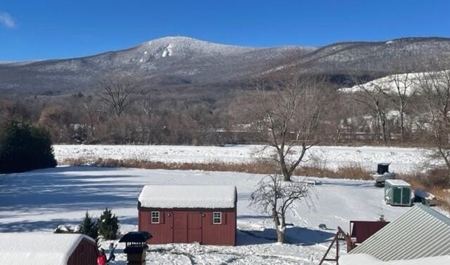 108 N Summer St, Adams, MA 01220 - 5 Beds, 2 Bath
