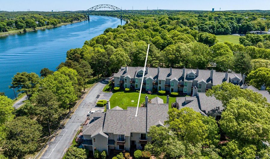 17 Ships Way, Bourne, MA 02532 - 2 Beds, 3 Bath