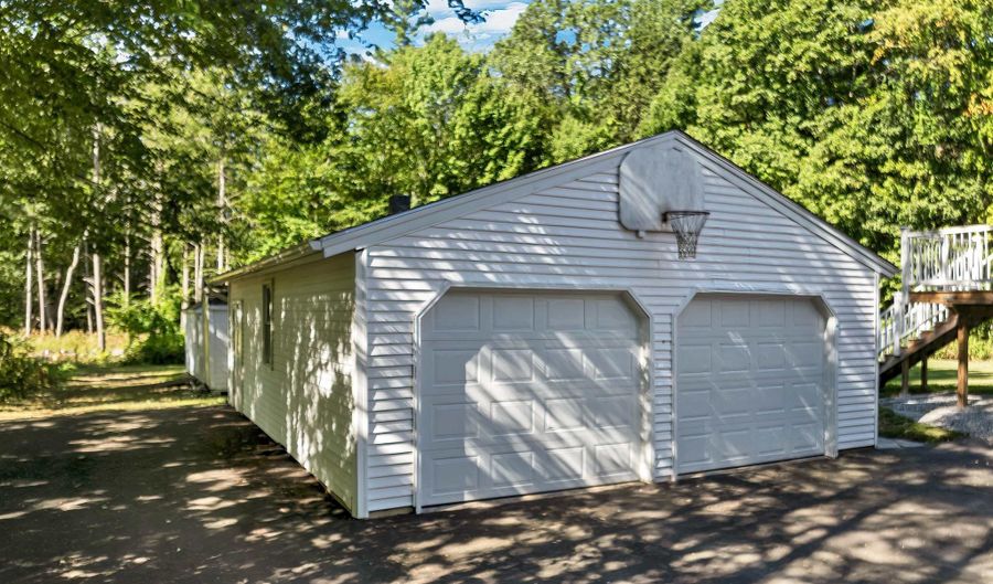 6 Woodland Cir, Bow, NH 03304 - 5 Beds, 3 Bath