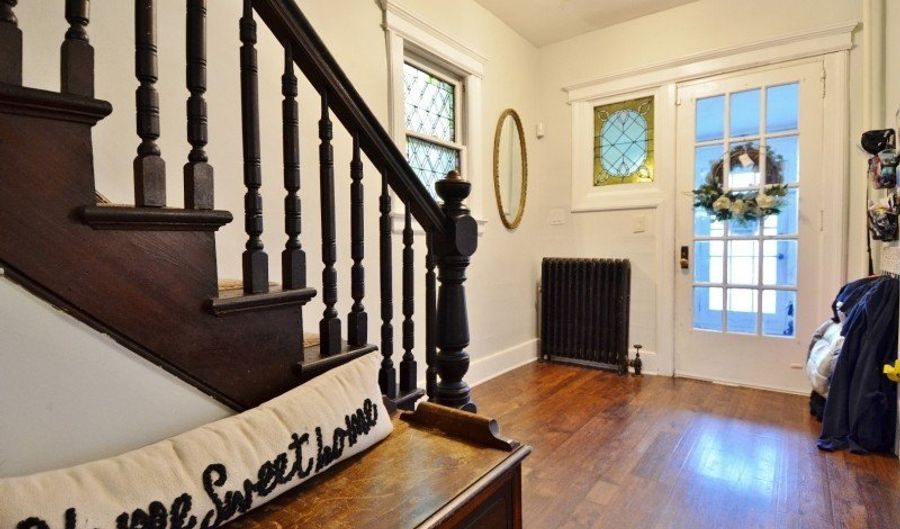 31 Avenue B, Bayonne, NJ 07002 - 4 Beds, 2 Bath