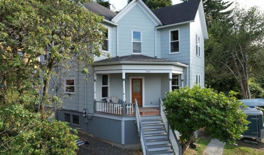2689 GRAND Ave, Astoria, OR 97103 - 3 Beds, 2 Bath